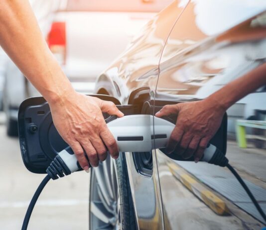 Samochód elektryczny – czy warto w niego inwestować? zalety samochodów elektrycznych