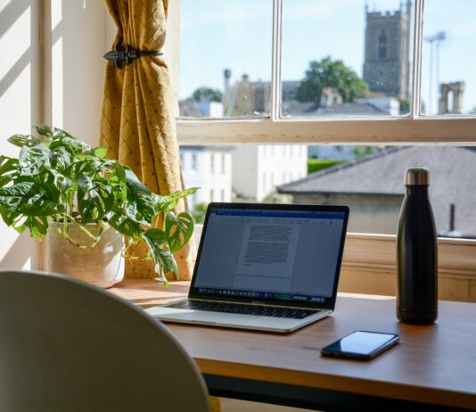 Narzędzia do pracy zdalnej (home office), które ułatwiają życie